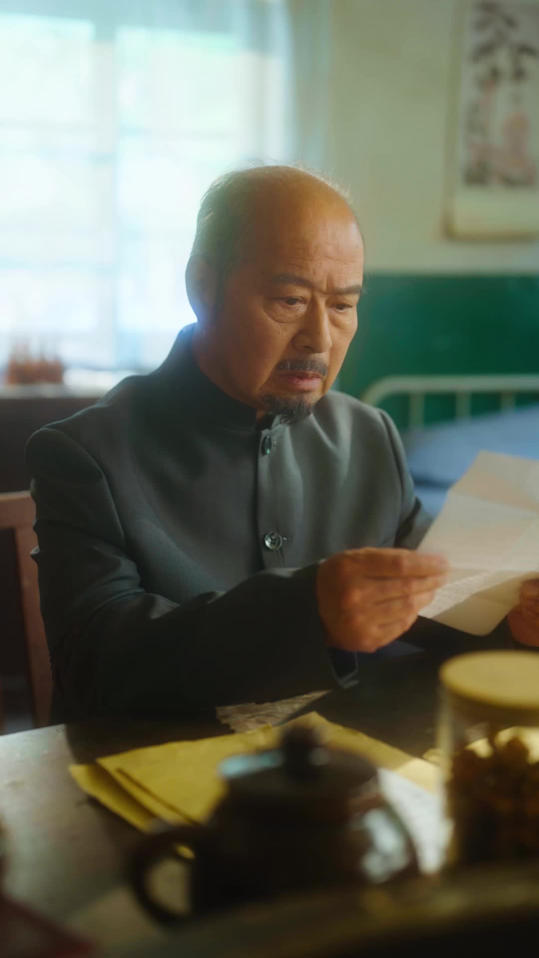 الحلقة 16 - زوجة الثمانينات والضابط العنيد